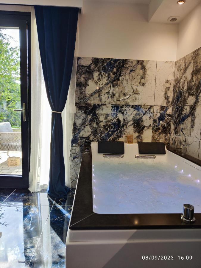 Studio Avec Jaccuzzi Saintry-sur-Seine Kültér fotó