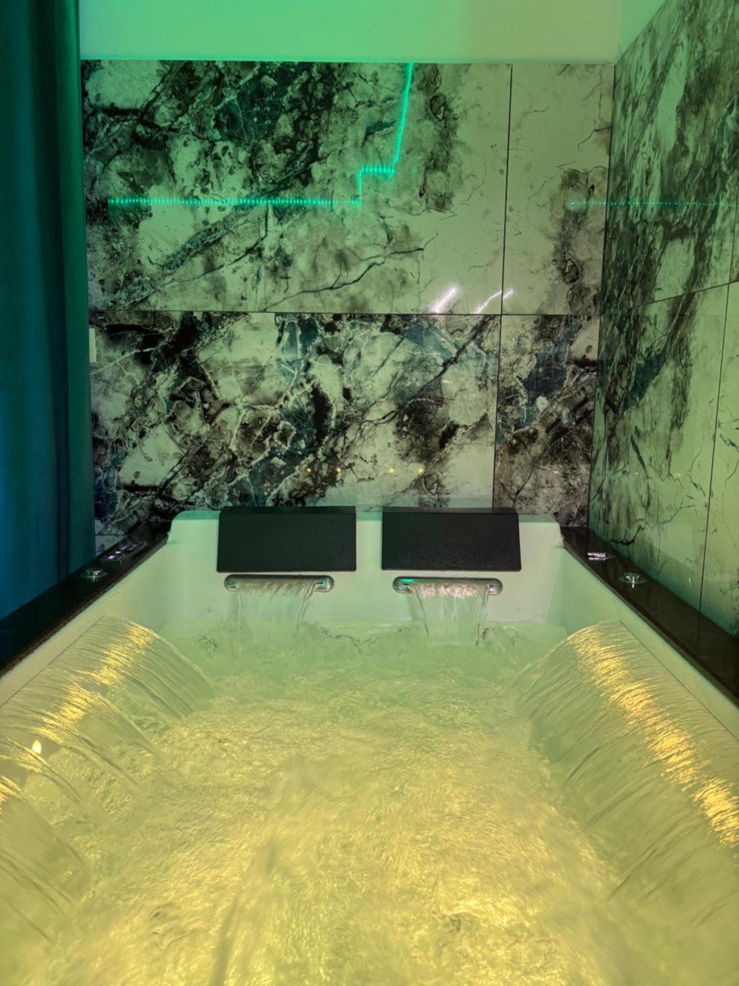 Studio Avec Jaccuzzi Saintry-sur-Seine Kültér fotó